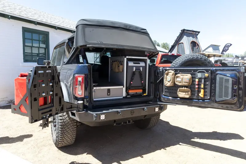 Ford Bronco (2021–Present) Ultimate Chef & Overnight Package – 4-Door Configuration 1