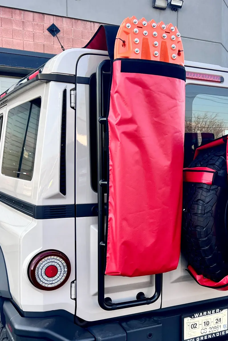 Ladder-Mount Traction Board Recovery Gear Storage Bag 1