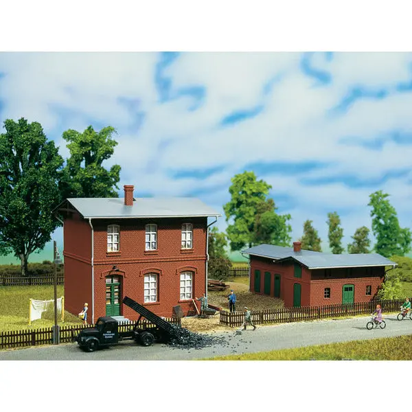 Locomotive Shed With Attached Workshop 1